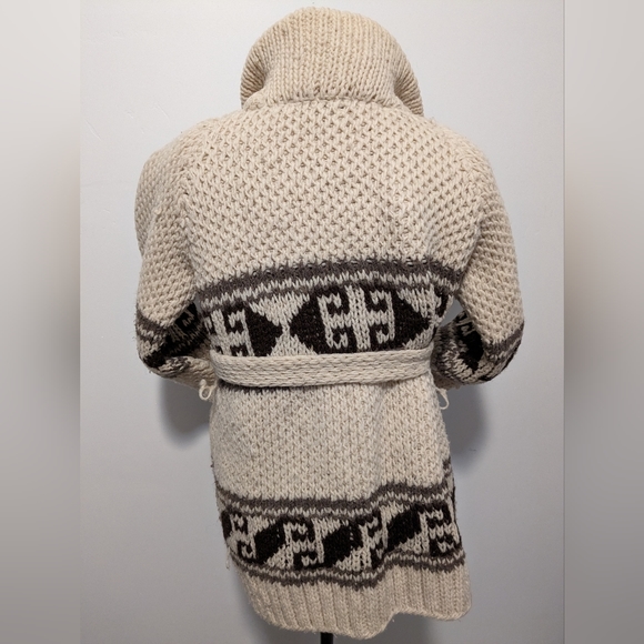 Handmade One of a Kind Chunky knitted Cardigan - Picture 4 of 7